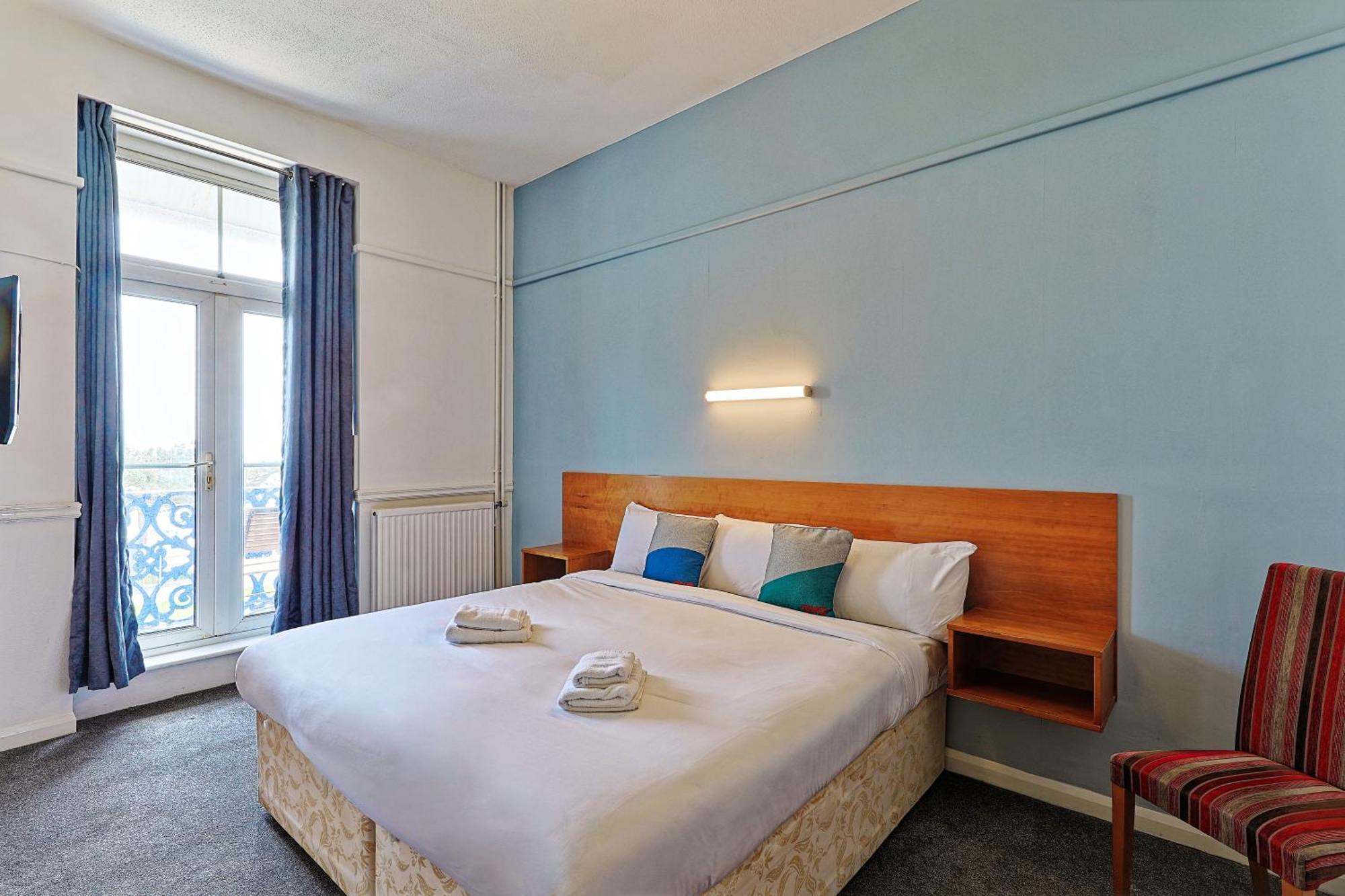Oyo The Southcliff 3*