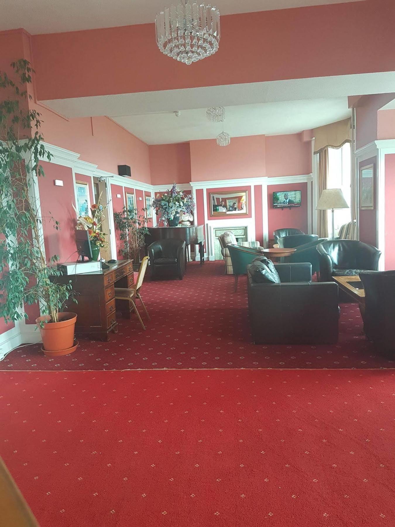Oyo The Southcliff Hotel 3*